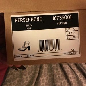 Dr Martens Persephone size us 7. Brand new😬